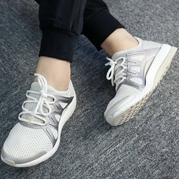 Women Pure Boost Xpose (Size 9) - Picture 2 of 8